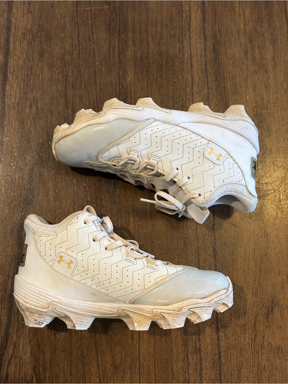 Under Armour Bryce Harper Baseball Cleats Youth 4.5 White Gold